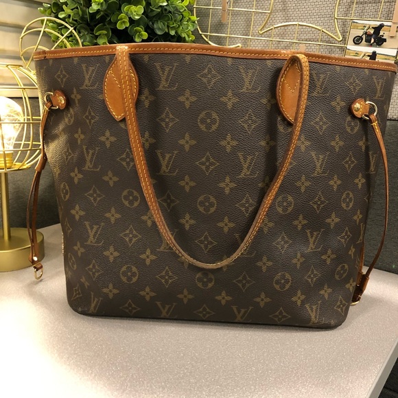 Louis Vuitton Monogram Neverfull - Picture 2 of 6